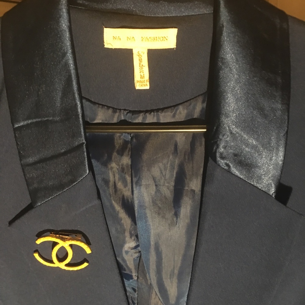 Navy blue suit jacket size med silky lapel